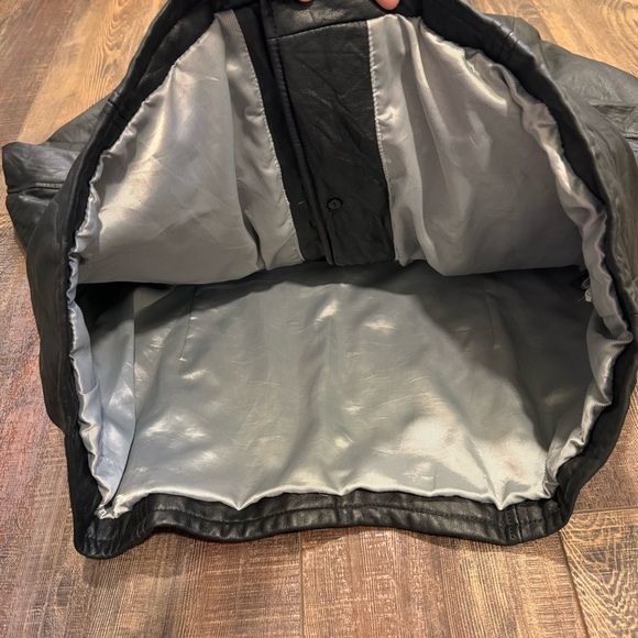 Wilson’s leather jacket - Picture 4 of 11